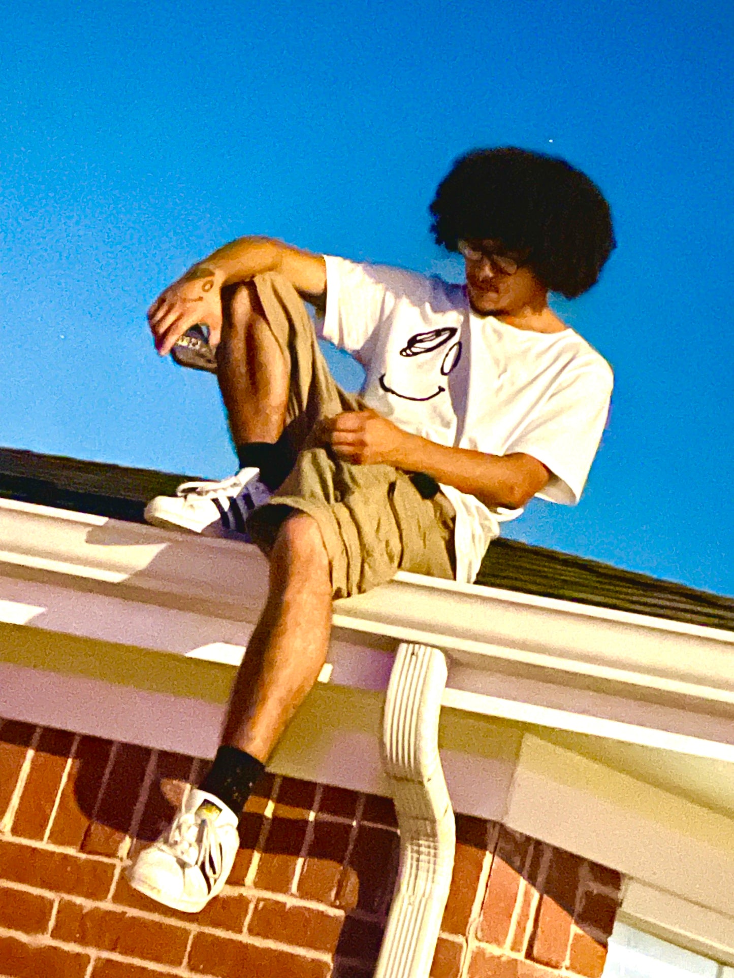 WHITE T SMILE ; STOP SUICIDE