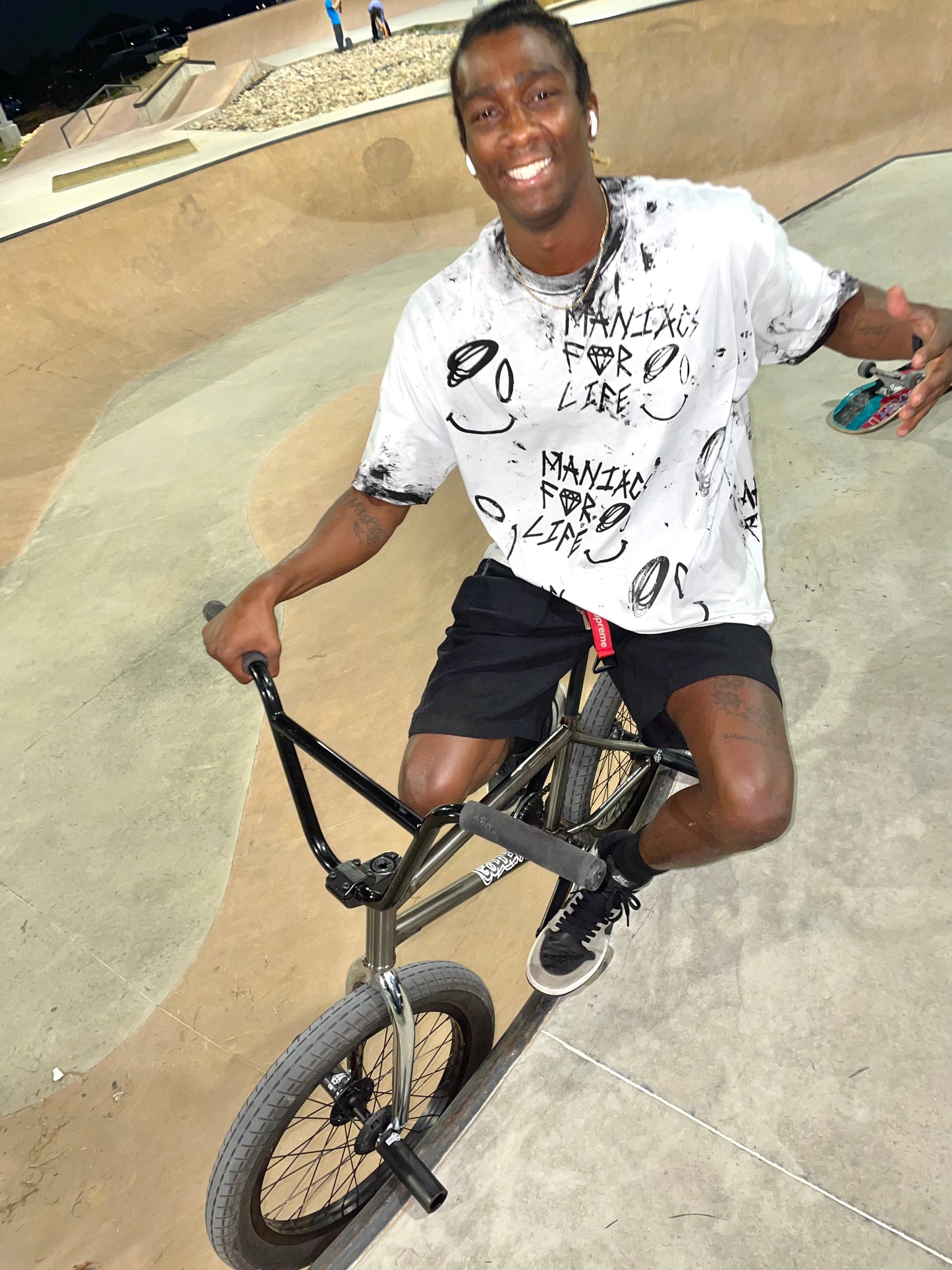 ABSTRACT LOGO WHITE T-SHIRT